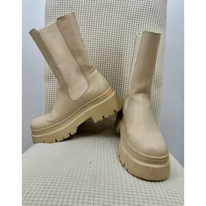 Pull & Bear size 9.5 pull on stretch boots (Euro 40)